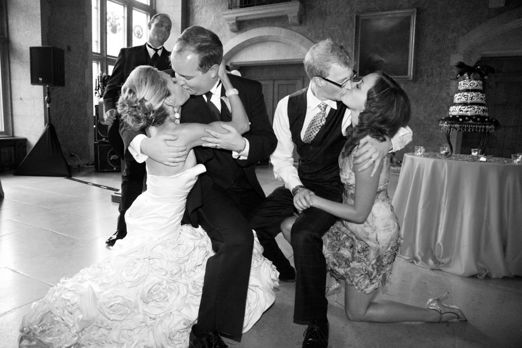 Fun Kissing Games to Play at a Wedding Instead of Clinking Glasses — photo 2
