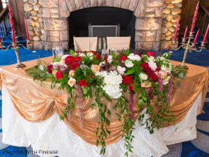 Sweetheart Tables with fabulous florals for Creative Weddings Planning & Decor blog - Wedding Trends For 2018