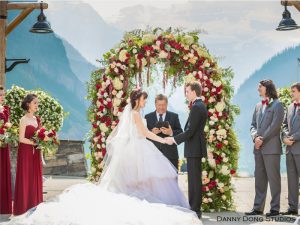Luxury floral arch by Fiori Con Amore by Creative Weddings Planning & Decor blog - Wedding Trends For 2018