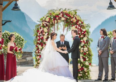 Luxury floral arch by Fiori Con Amore by Creative Weddings Planning & Decor blog - Wedding Trends For 2018